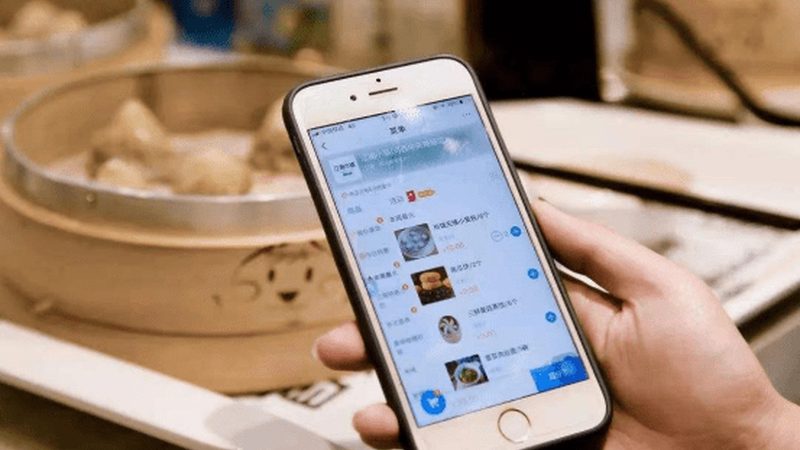 中央空调维修收费标准规范文件》规定了维修费用的计算方式，主要包括以下三个方面：